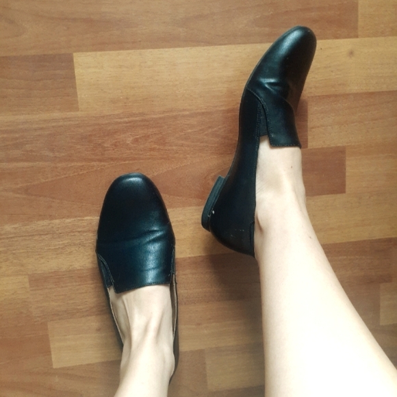 Black flats (size 8) - Picture 2 of 2